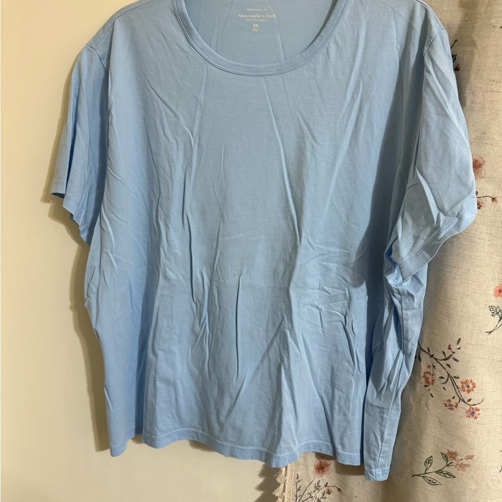 Abercrombie & Fitch Light Blue Short Sleeve Tee